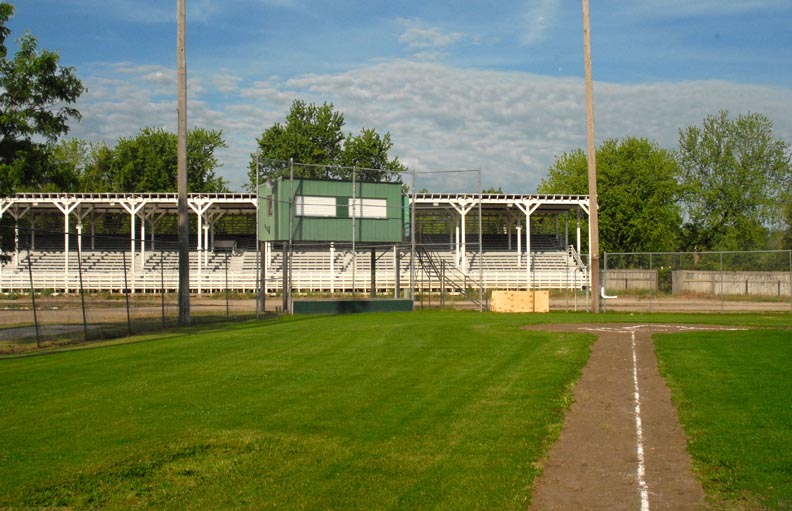Neligh Stands